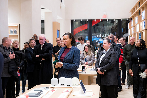0189__12-4-25_Google-Store-Opening-Event-Georgetown-Washington-DC-Event-Photojournalism-event-photography