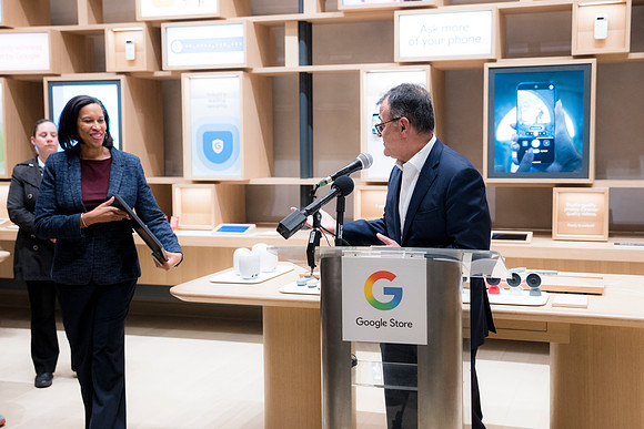 0202__12-4-25_Google-Store-Opening-Event-Georgetown-Washington-DC-Event-Photojournalism-event-photography