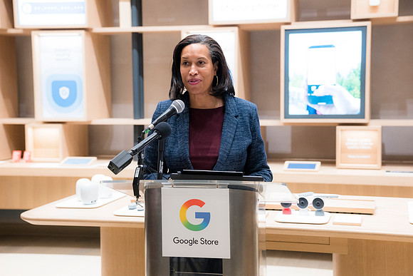 0208__12-4-25_Google-Store-Opening-Event-Georgetown-Washington-DC-Event-Photojournalism-event-photography
