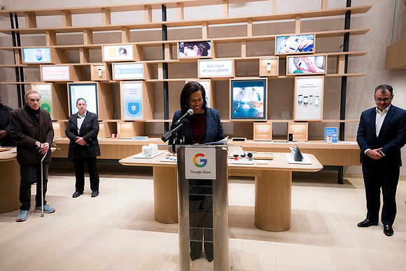 0219__12-4-25_Google-Store-Opening-Event-Georgetown-Washington-DC-Event-Photojournalism-event-photography