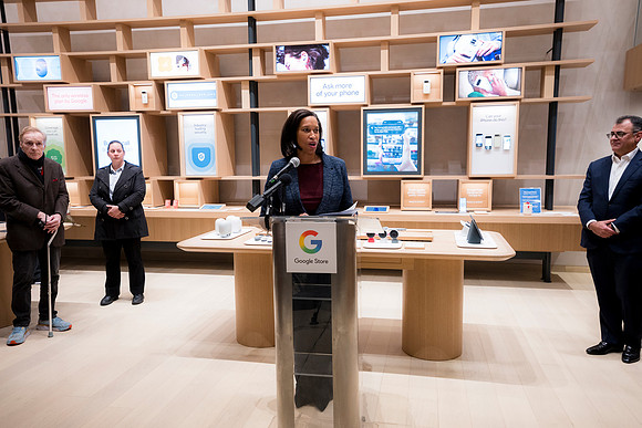 0220__12-4-25_Google-Store-Opening-Event-Georgetown-Washington-DC-Event-Photojournalism-event-photography