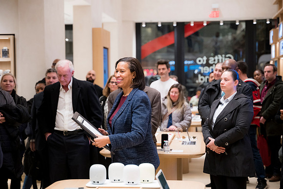 0217__12-4-25_Google-Store-Opening-Event-Georgetown-Washington-DC-Event-Photojournalism-event-photography