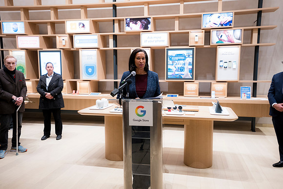 0222__12-4-25_Google-Store-Opening-Event-Georgetown-Washington-DC-Event-Photojournalism-event-photography