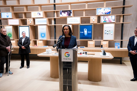 0227__12-4-25_Google-Store-Opening-Event-Georgetown-Washington-DC-Event-Photojournalism-event-photography