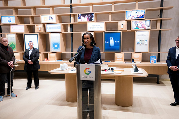 0228__12-4-25_Google-Store-Opening-Event-Georgetown-Washington-DC-Event-Photojournalism-event-photography