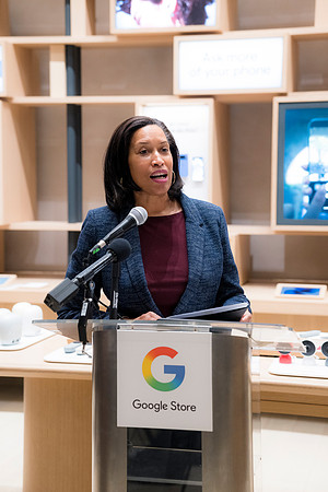 0233__12-4-25_Google-Store-Opening-Event-Georgetown-Washington-DC-Event-Photojournalism-event-photography