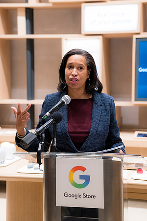 0237__12-4-25_Google-Store-Opening-Event-Georgetown-Washington-DC-Event-Photojournalism-event-photography