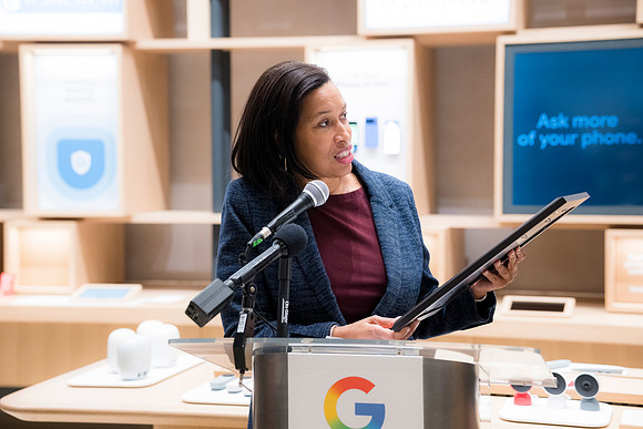 0245__12-4-25_Google-Store-Opening-Event-Georgetown-Washington-DC-Event-Photojournalism-event-photography