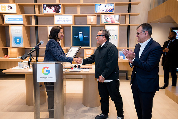 0254__12-4-25_Google-Store-Opening-Event-Georgetown-Washington-DC-Event-Photojournalism-event-photography