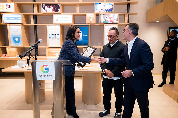 0255__12-4-25_Google-Store-Opening-Event-Georgetown-Washington-DC-Event-Photojournalism-event-photography