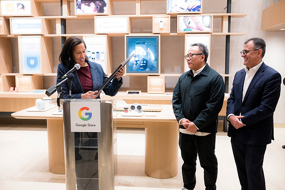 0253__12-4-25_Google-Store-Opening-Event-Georgetown-Washington-DC-Event-Photojournalism-event-photography