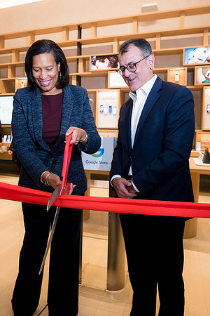 0264__12-4-25_Google-Store-Opening-Event-Georgetown-Washington-DC-Event-Photojournalism-event-photography
