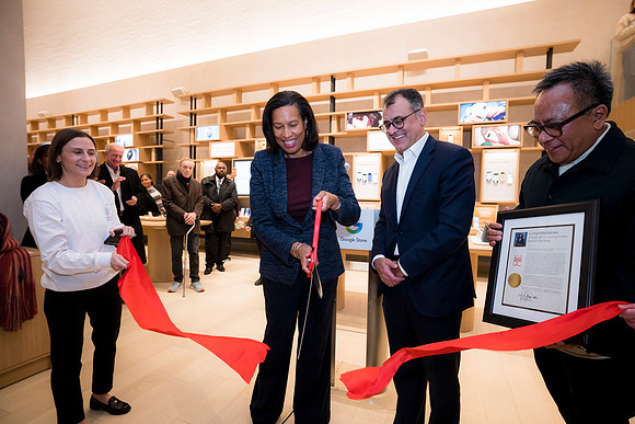 0265__12-4-25_Google-Store-Opening-Event-Georgetown-Washington-DC-Event-Photojournalism-event-photography