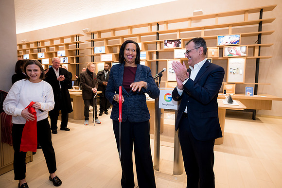 0268__12-4-25_Google-Store-Opening-Event-Georgetown-Washington-DC-Event-Photojournalism-event-photography