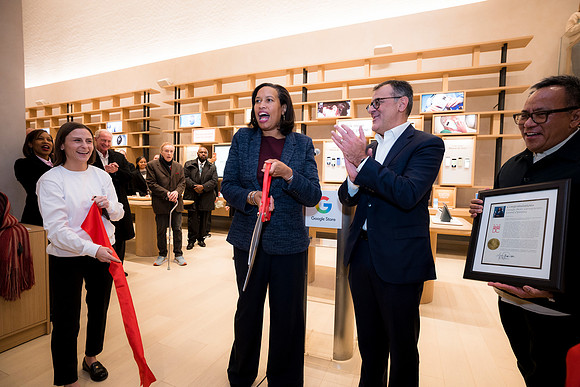 0267__12-4-25_Google-Store-Opening-Event-Georgetown-Washington-DC-Event-Photojournalism-event-photography