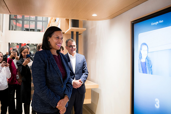 0282__12-4-25_Google-Store-Opening-Event-Georgetown-Washington-DC-Event-Photojournalism-event-photography
