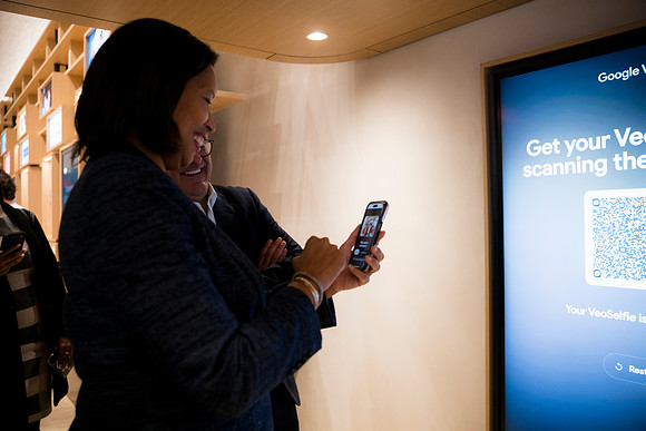 0290__12-4-25_Google-Store-Opening-Event-Georgetown-Washington-DC-Event-Photojournalism-event-photography