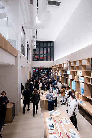 0310__12-4-25_Google-Store-Opening-Event-Georgetown-Washington-DC-Event-Photojournalism-event-photography