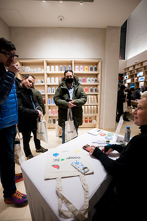 0321__12-4-25_Google-Store-Opening-Event-Georgetown-Washington-DC-Event-Photojournalism-event-photography