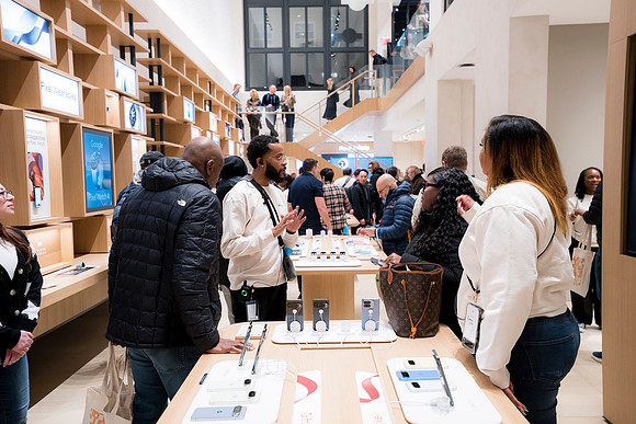 0327__12-4-25_Google-Store-Opening-Event-Georgetown-Washington-DC-Event-Photojournalism-event-photography