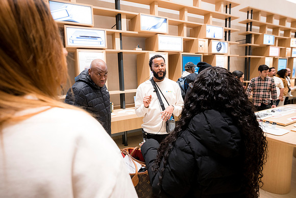 0328__12-4-25_Google-Store-Opening-Event-Georgetown-Washington-DC-Event-Photojournalism-event-photography