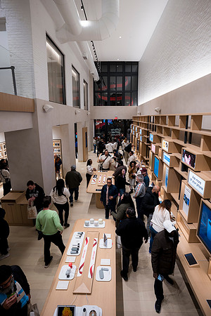 0338__12-4-25_Google-Store-Opening-Event-Georgetown-Washington-DC-Event-Photojournalism-event-photography