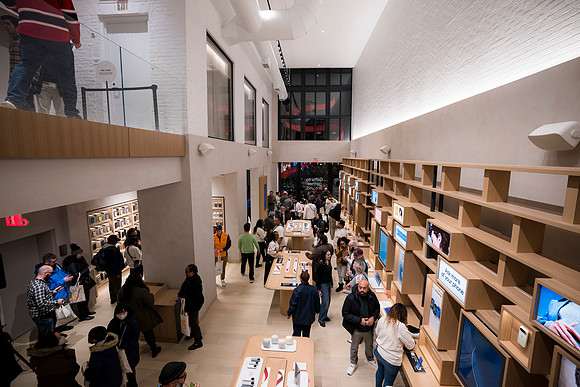 0340__12-4-25_Google-Store-Opening-Event-Georgetown-Washington-DC-Event-Photojournalism-event-photography