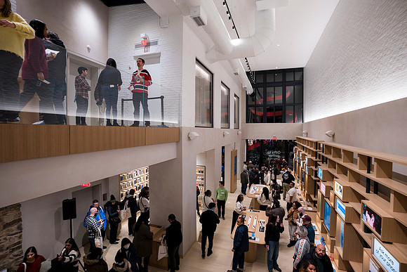 0343__12-4-25_Google-Store-Opening-Event-Georgetown-Washington-DC-Event-Photojournalism-event-photography
