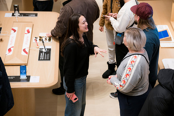 0341__12-4-25_Google-Store-Opening-Event-Georgetown-Washington-DC-Event-Photojournalism-event-photography
