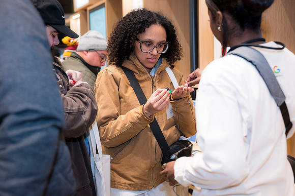 0354__12-4-25_Google-Store-Opening-Event-Georgetown-Washington-DC-Event-Photojournalism-event-photography