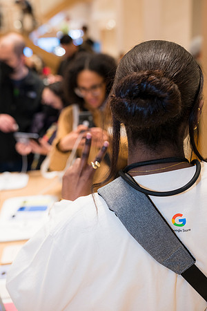 0386__12-4-25_Google-Store-Opening-Event-Georgetown-Washington-DC-Event-Photojournalism-event-photography