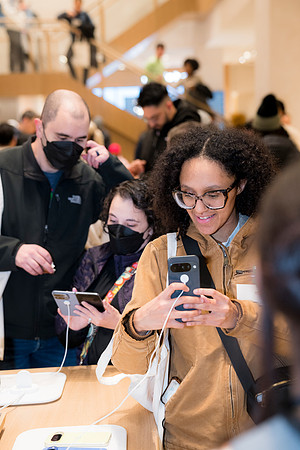 0387__12-4-25_Google-Store-Opening-Event-Georgetown-Washington-DC-Event-Photojournalism-event-photography