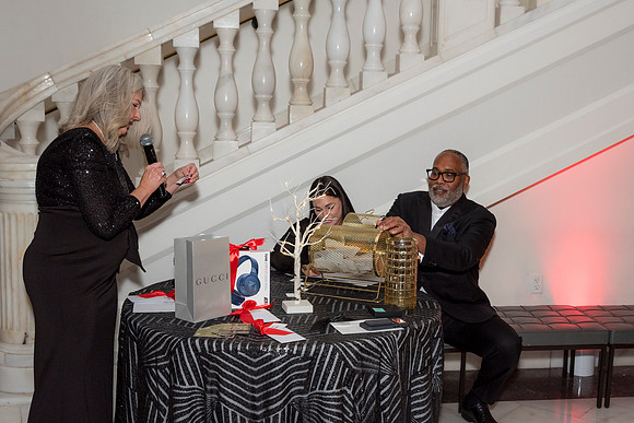 0244__12-4-25_Baker-McKenzie-LLP-Holiday-Party-Museum-of-Women-in-the-Arts-DC-_Event-Photojournalism-event-photography