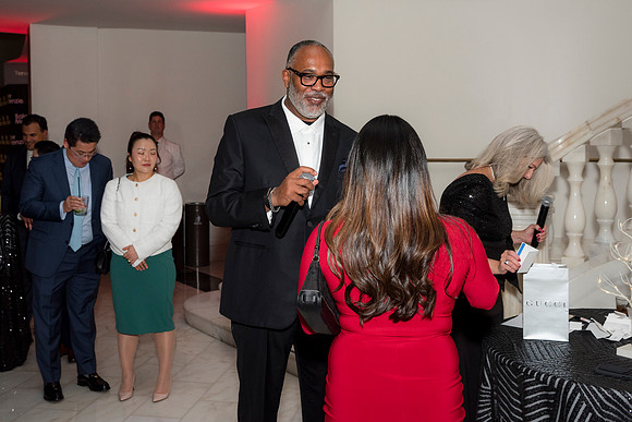 0255__12-4-25_Baker-McKenzie-LLP-Holiday-Party-Museum-of-Women-in-the-Arts-DC-_Event-Photojournalism-event-photography