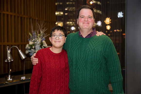 0086__12-5-25__Harmonia-Maveris-Holiday-Party-Wren-Restraurant-Tysons-Virginia-Event-Photojournalism-event-photography