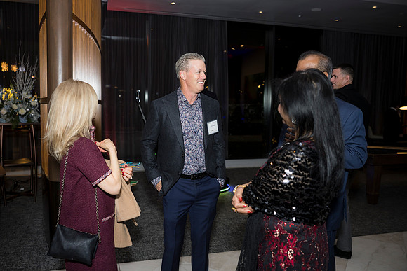0107__12-5-25__Harmonia-Maveris-Holiday-Party-Wren-Restraurant-Tysons-Virginia-Event-Photojournalism-event-photography