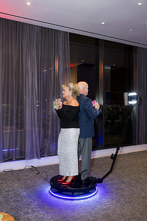 0126__12-5-25__Harmonia-Maveris-Holiday-Party-Wren-Restraurant-Tysons-Virginia-Event-Photojournalism-event-photography