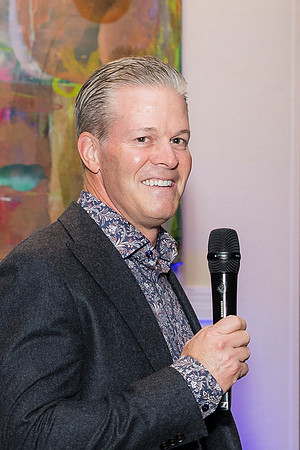 0173__12-5-25__Harmonia-Maveris-Holiday-Party-Wren-Restraurant-Tysons-Virginia-Event-Photojournalism-event-photography