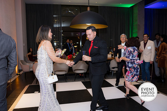 0315__12-5-25__Harmonia-Maveris-Holiday-Party-Wren-Restraurant-Tysons-Virginia-Event-Photojournalism-event-photography