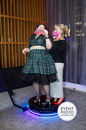 0392__12-5-25__Harmonia-Maveris-Holiday-Party-Wren-Restraurant-Tysons-Virginia-Event-Photojournalism-event-photography