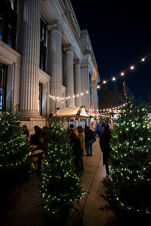 0160__12-3-25_Hyatt-Hotel-DC-Holiday-Party-Postal-Museum-Washington-DC-Event-Photojournalism-event-photography