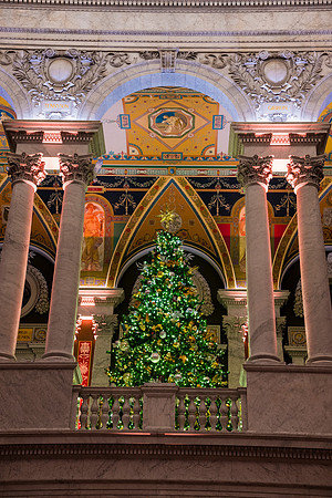 0035__12-12-25_2025-Bain-&-Company-Holiday-Party-Library-of-Congress-DC-Event-Photojournalism-photography
