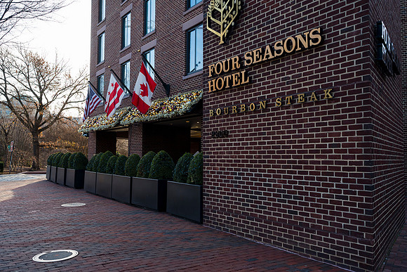 0237__12-20-25_Four-Seasons-Childrens-Holiday-Party-Rodney-Bailey-Photography