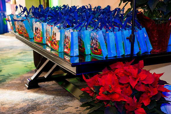 0261__12-20-25_Four-Seasons-Childrens-Holiday-Party-Rodney-Bailey-Photography