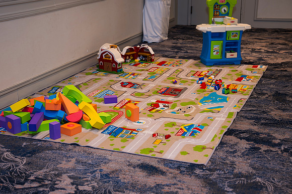 0271__12-20-25_Four-Seasons-Childrens-Holiday-Party-Rodney-Bailey-Photography