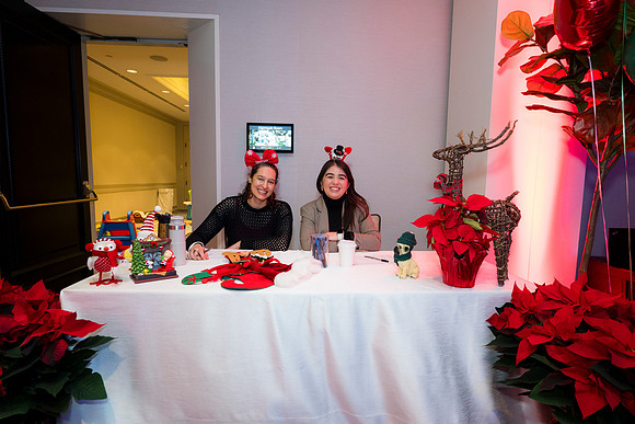 0324__12-20-25_Four-Seasons-Childrens-Holiday-Party-Rodney-Bailey-Photography