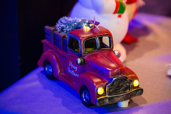 0317__12-20-25_Four-Seasons-Childrens-Holiday-Party-Rodney-Bailey-Photography