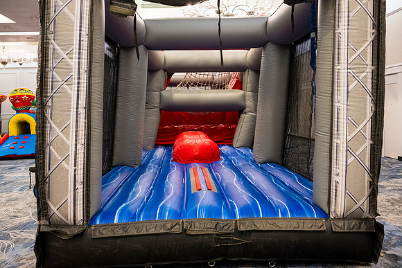 0325__12-20-25_Four-Seasons-Childrens-Holiday-Party-Rodney-Bailey-Photography