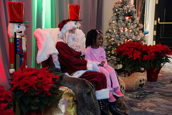 0342__12-20-25_Four-Seasons-Childrens-Holiday-Party-Rodney-Bailey-Photography