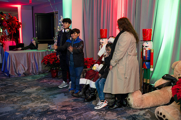 0344__12-20-25_Four-Seasons-Childrens-Holiday-Party-Rodney-Bailey-Photography